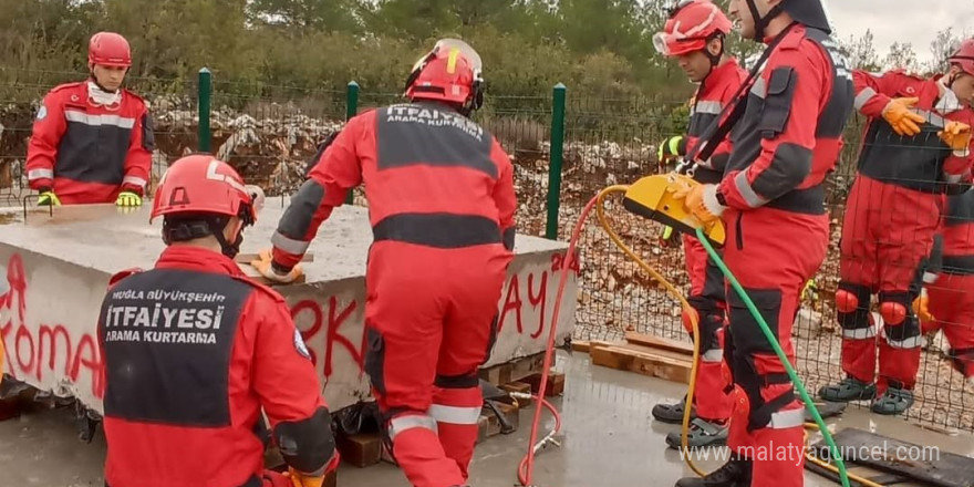 Muğla AFAD’dan itfaiye personeline deprem eğitimi