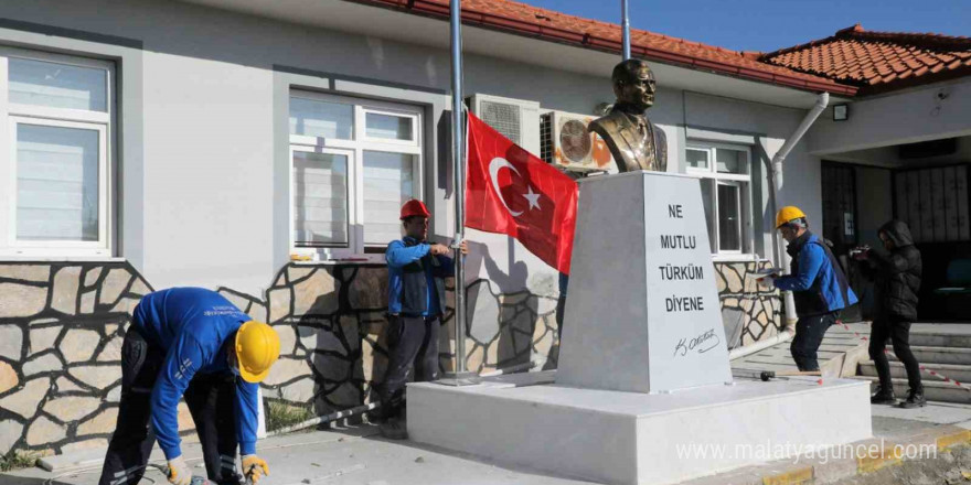 Muğla Büyükşehir il genelinde 248 Atatürk büstü yaptı