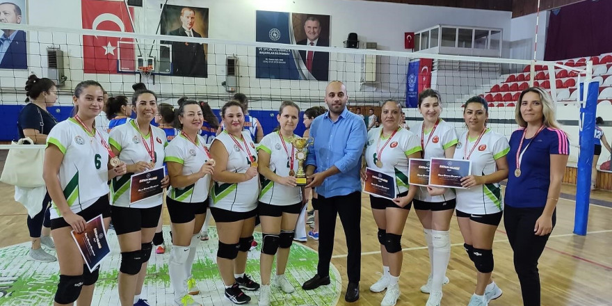 Muğla kadınları voleybolda fırtına gibi