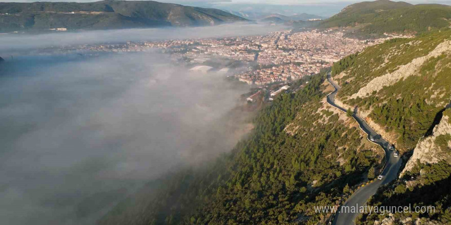 Muğla’da sis bulutu görsel şölen sundu