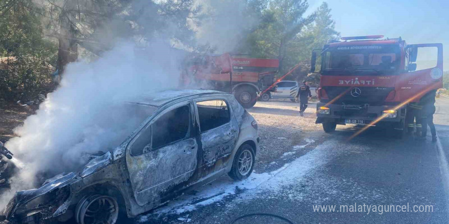 Muğla’daki yangında otomobil küle döndü