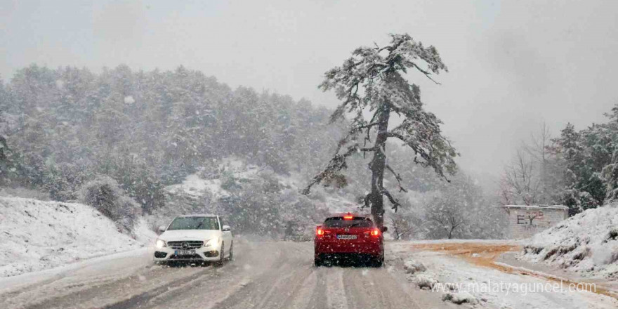 Muğla’nın yüksek kesimleri beyaza büründü