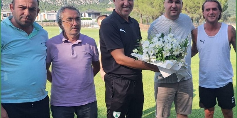 Muğlaspor’a sezon öncesi 48 Gençlik taraftarları destek verdi