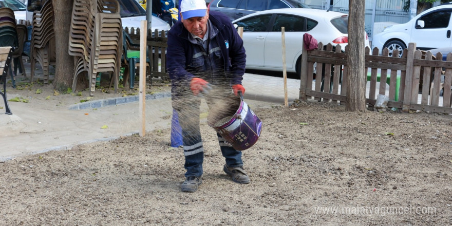 Muradiye parkları yeşillendiriliyor