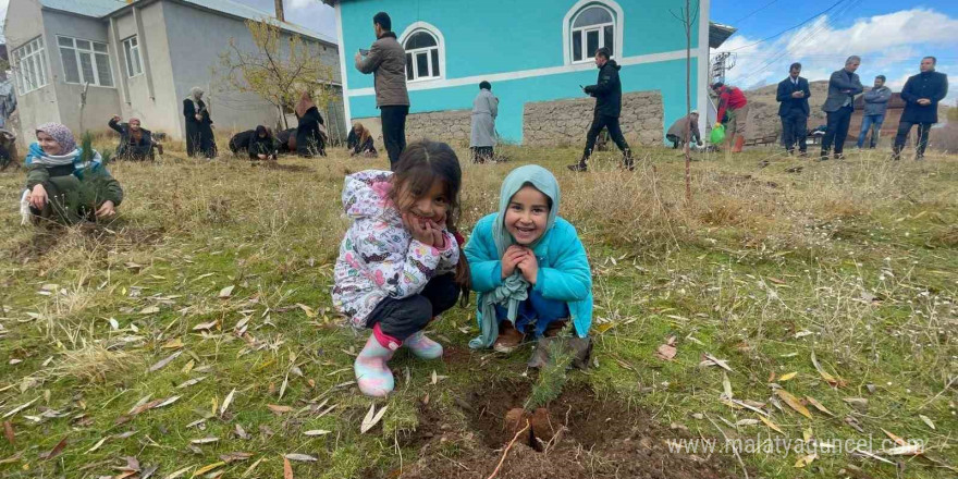 Muradiye’de ‘Hafızlar Hatıra Ormanı’ oluşturuldu