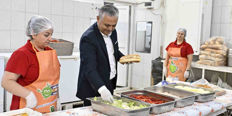 Muratpaşa Belediyesi’nden, okul menüsü desteği