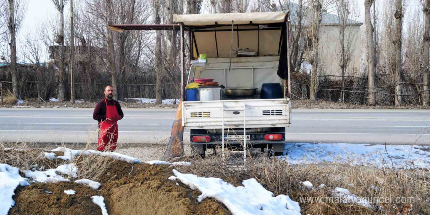 Muş Ovası’nda yolculuk edenlere tatlı bir mola