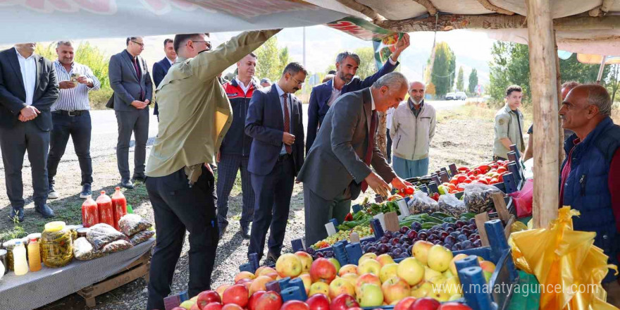 Muş Valisi Çakır, yerel üreticileri destekleyerek doğal sebze ve meyve satışını teşvik etti