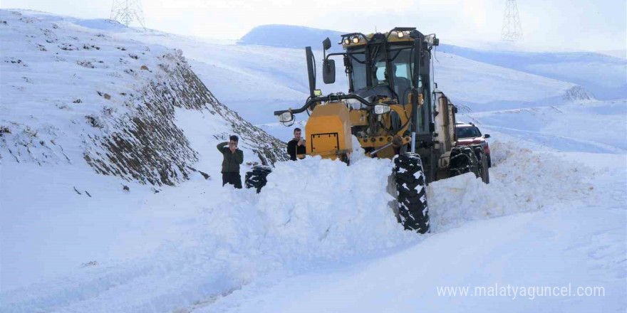 Muş’ta 210 köy yolu ulaşıma kapandı