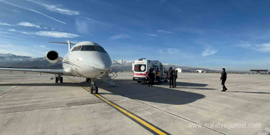 Muş’ta kalp rahatsızlığı olan bebek için ambulans uçak havalandı