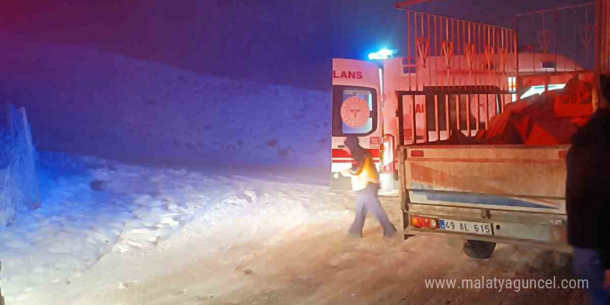 Muş’ta otomobil şarampole yuvarlandı: 1 yaralı