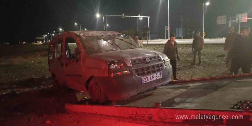 Muş’ta takla atan otomobil tarlaya uçtu: 3 yaralı