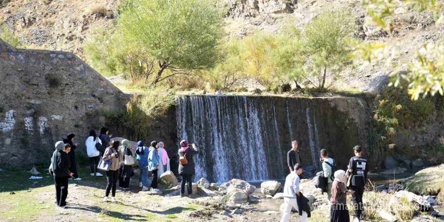 Muş’ta teknoloji bağımlılığına karşı doğa yürüyüşü düzenlendi