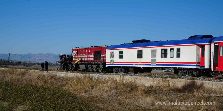 Muş’ta yolcu treni beton pompasına çarptı; 1 ölü, 2 yaralı