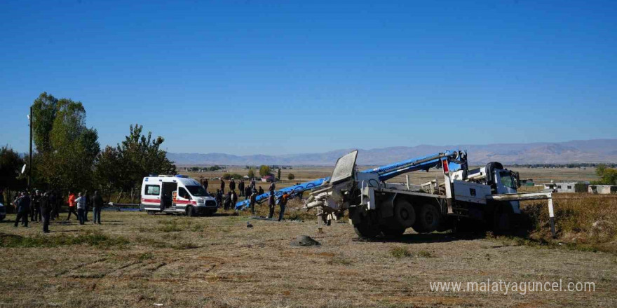 Muş’ta yolcu treni beton pompasına çarptı; 1 ölü, 2 yaralı