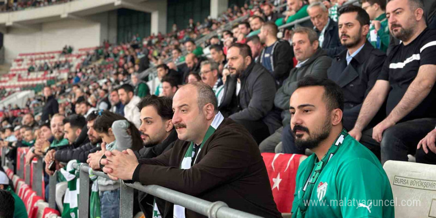 Mustafa VaranK, Bursaspor maçını taraftarla izledi