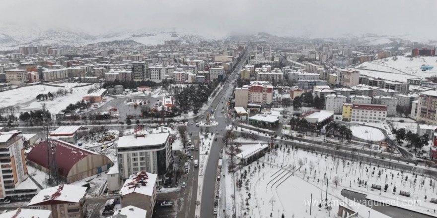 Muş’un mest eden kış manzaraları havadan görüntülendi