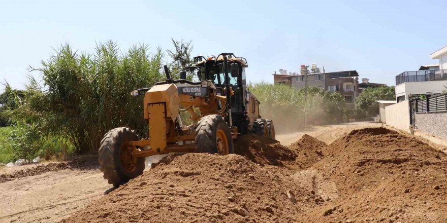 Nazilli Belediyesi, yol yapım çalışmalarına devam ediyor