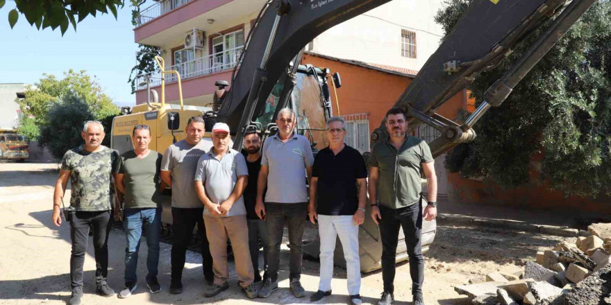 Nazilli Belediyesi’nden İstiklal Mahallesi’nde yol çalışması