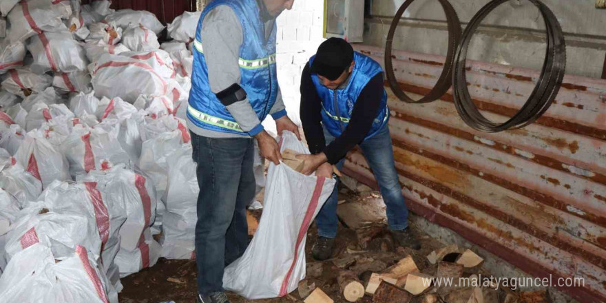 Nazilli’de devrilen ağaçlar yakacak olarak kullanılacak