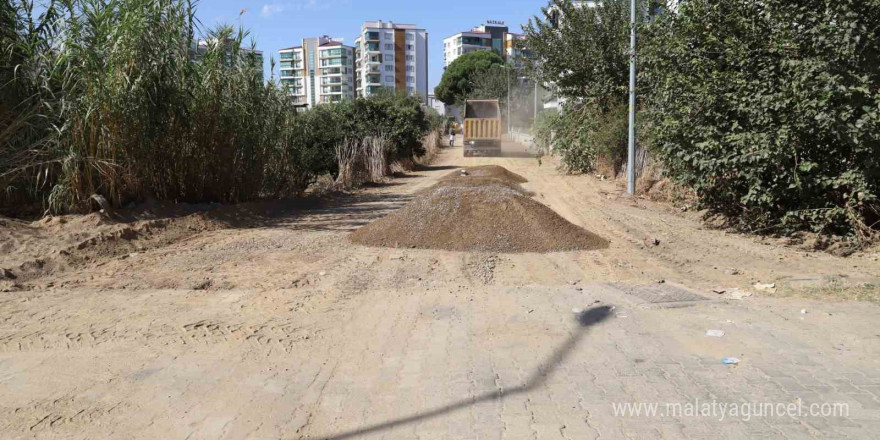 Nazilli’de yeni yol açma çalışmaları sürüyor