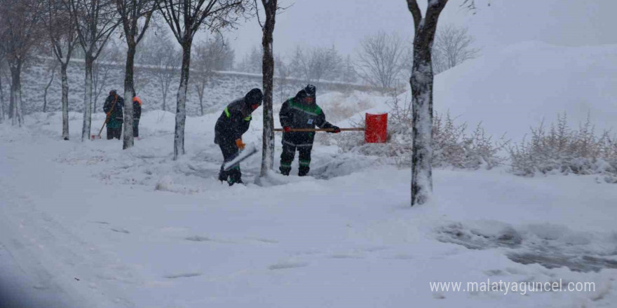 Nevşehir’de kar mesaisi başladı