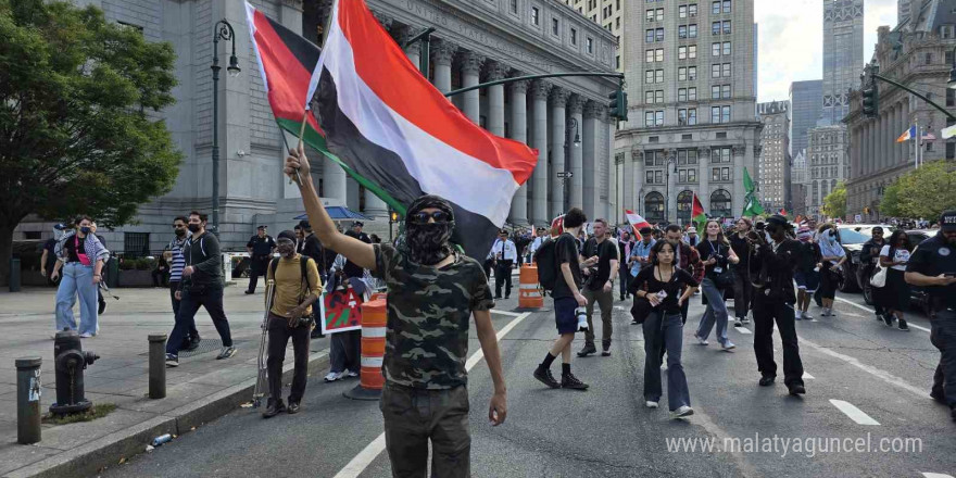 New York’ta binlerce Filistin yanlısı, İsrail saldırılarını 1. yılında protesto etti