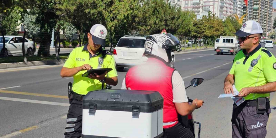 Niğde’de 1 ayda 750 motosiklet sürücüsü denetlendi, 60 motosiklet trafikten men edildi