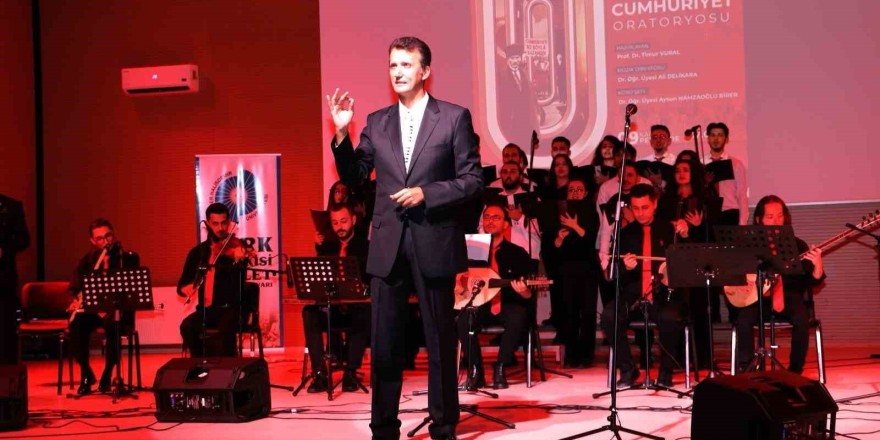 Niğde’de cumhuriyetin 100. yılına özel oratoryo sahnelendi