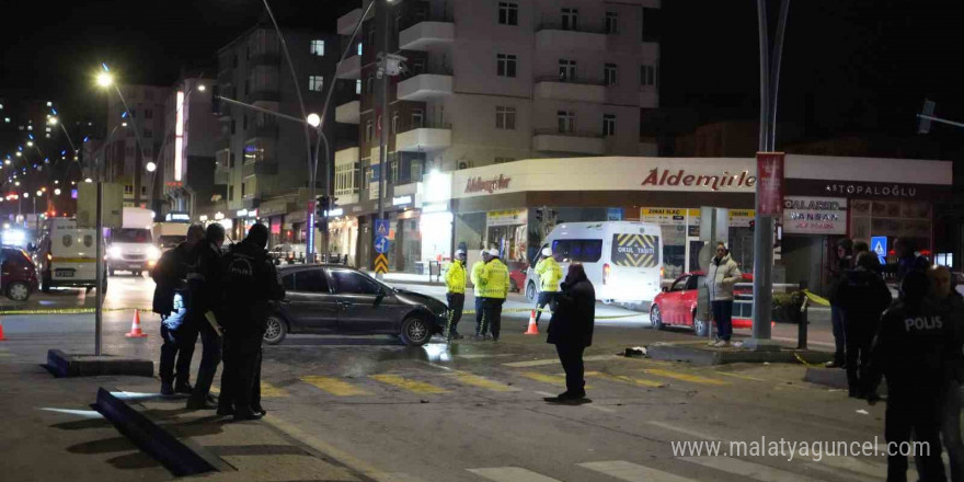 Niğde’de polis otosu ile otomobil çarpıştı: 6 yaralı