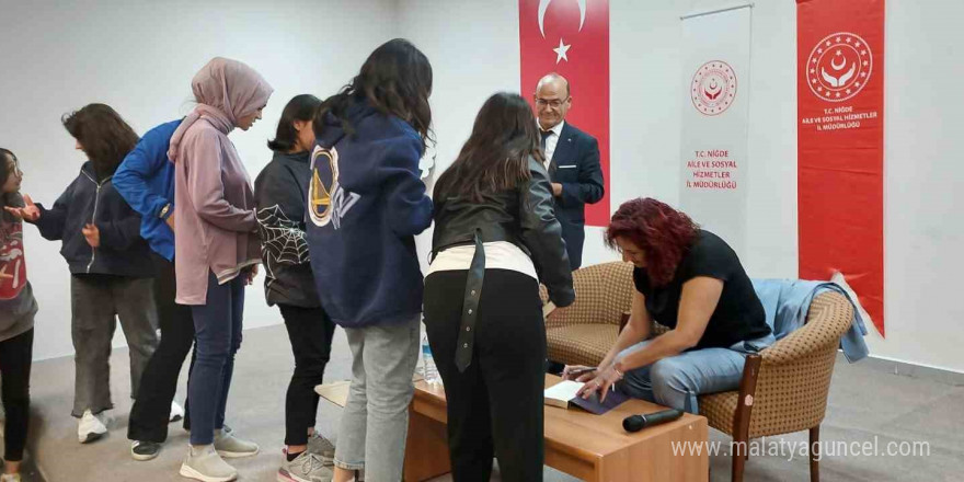 Niğde’de ’Rol Model’ buluşmalarının konuğu Sevda Akyüz oldu