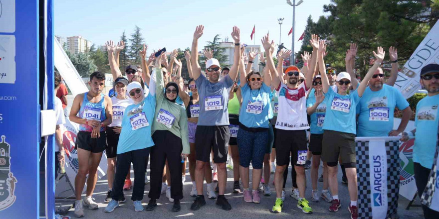 Niğde’de şehit Ömer Halisdemir anısına yarı maraton düzenlendi