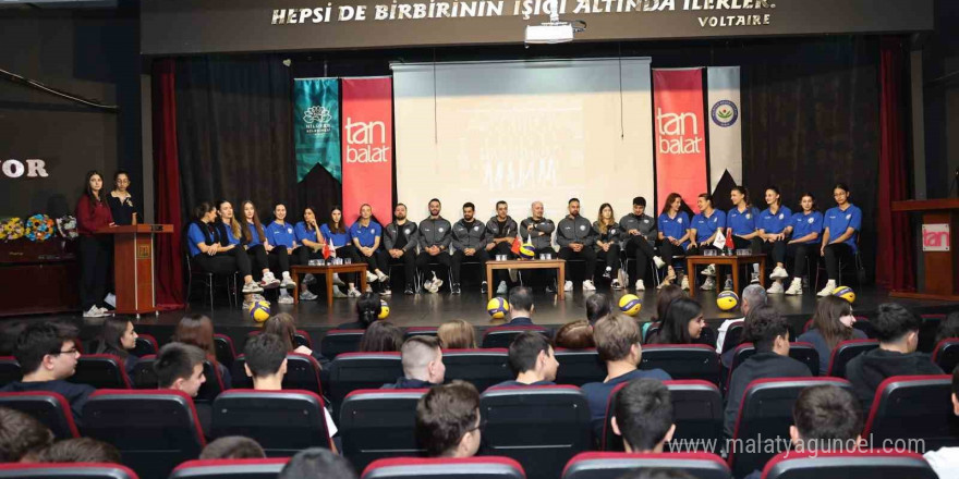 Nilüfer Belediyespor Eker Kadın Voleybol Takımı, öğrencilere altın tavsiyeler