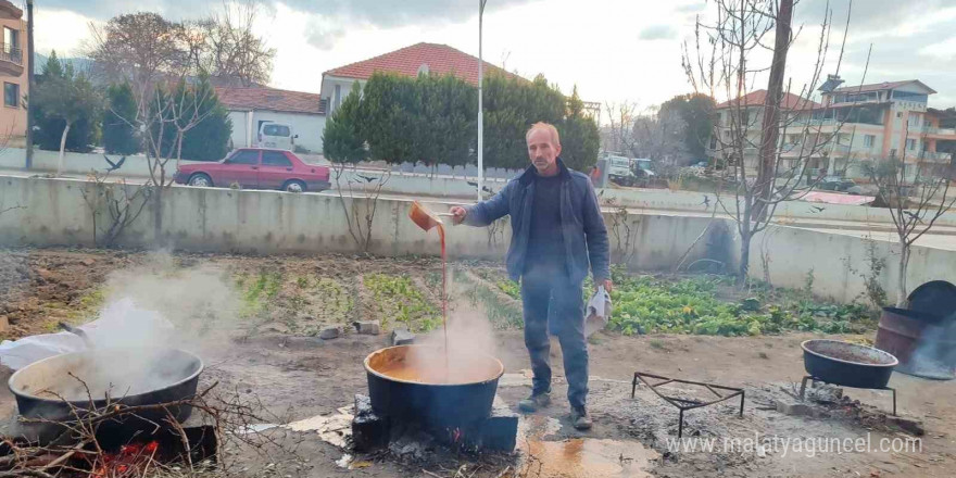 Ocak ayında pekmez kazanları kaynadı