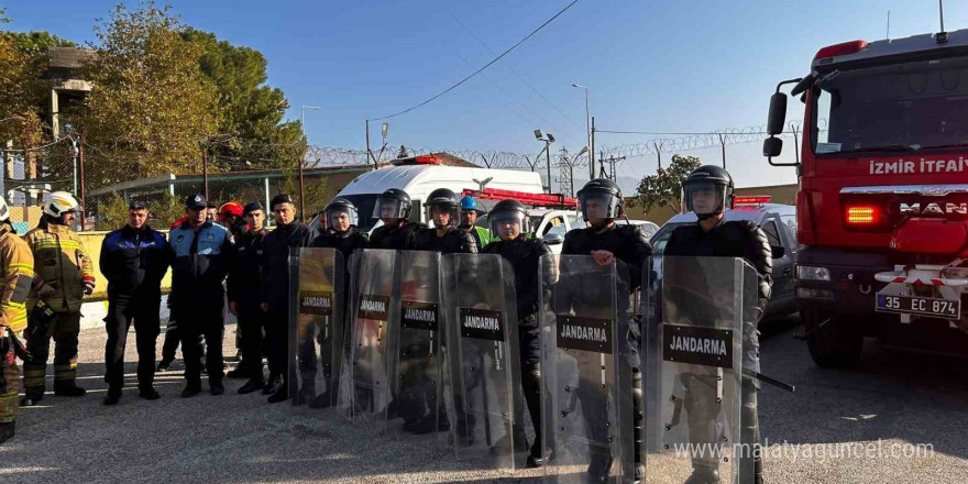 Ödemiş M Tipi Kapalı Cezaevi’nde 'İsyan ve Yangın Tatbikatı' düzenlendi