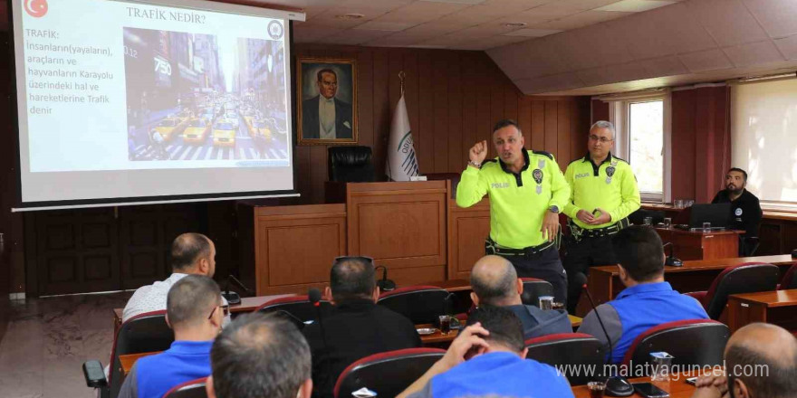 Odunpazarı Belediyesi’nde şoförlere güvenli sürüş eğitimi verildi