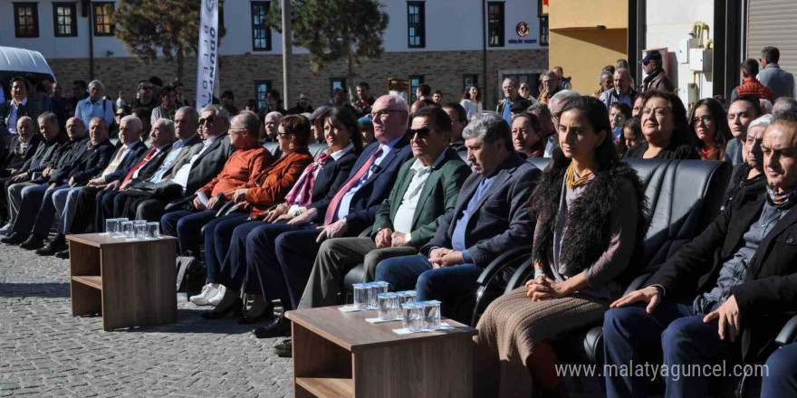 Odunpazarı’nda 2 önemli festivalin açılış programı yoğun katılımla gerçekleşti