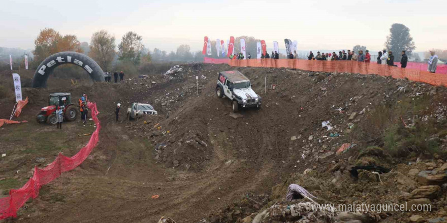 Off-road yarışlarının ‘seyirci’ etabı adeta nefes kesti