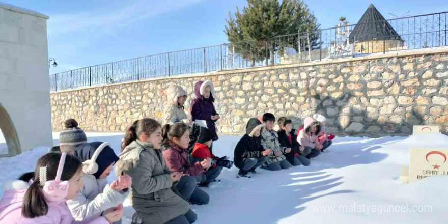 Öğrenciler Bayburtlu şehit Nevzat Kaya’yı dualarla andılar