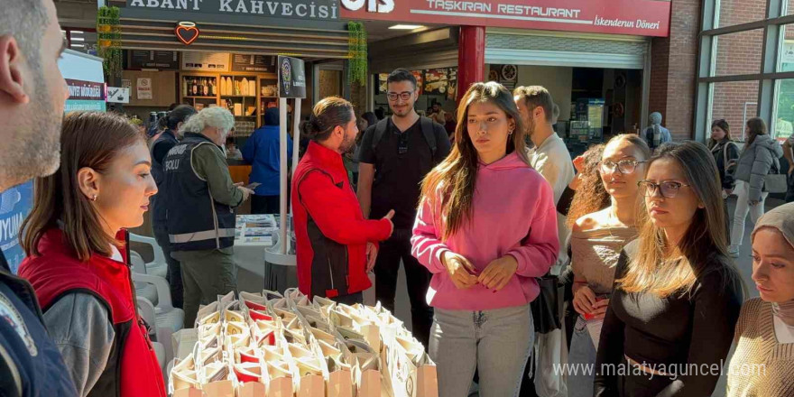 Öğrenciler daha güvenli hissetsin diye polis tüm birimleriyle sahaya indi