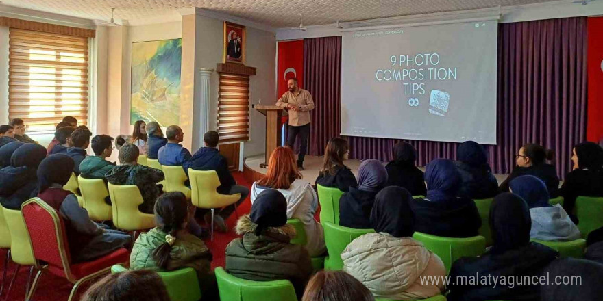 Öğrencilere fotoğrafçılık eğitimi