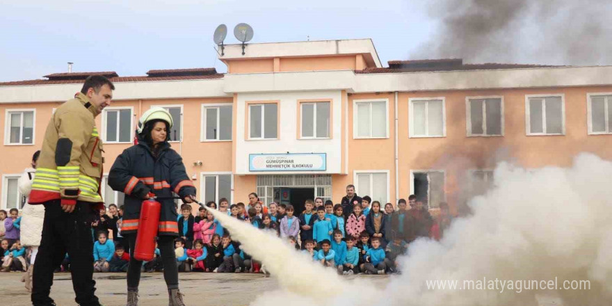 Öğrencilere yangın eğitimi