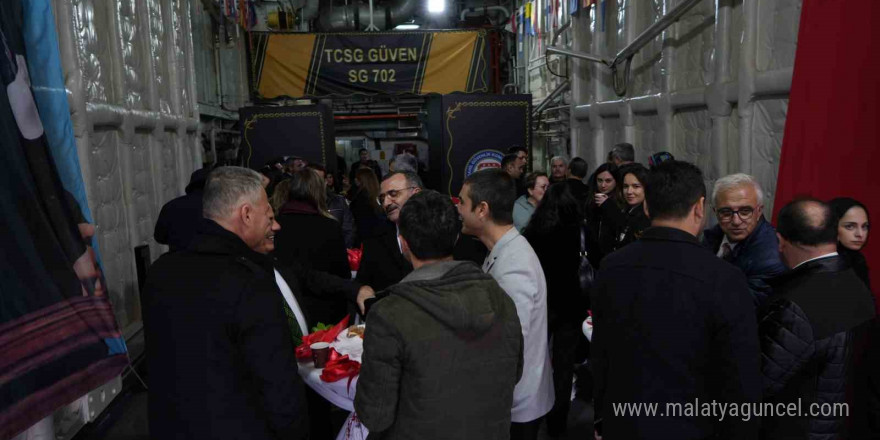 Öğretmenler 'TCSG Güven” gemisi ile Boğazı gezdi