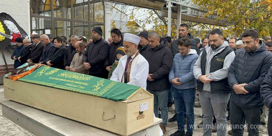 Oğul vahşetine kurban giden anneye veda