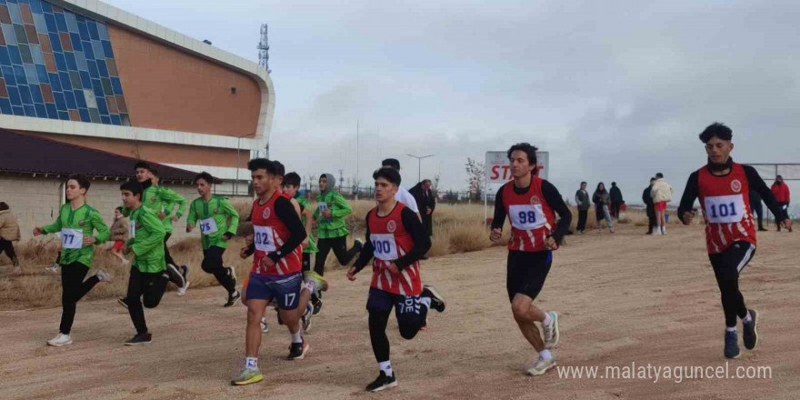 Okul Sporları Atletizm Kros Müsabakaları tamamlandı