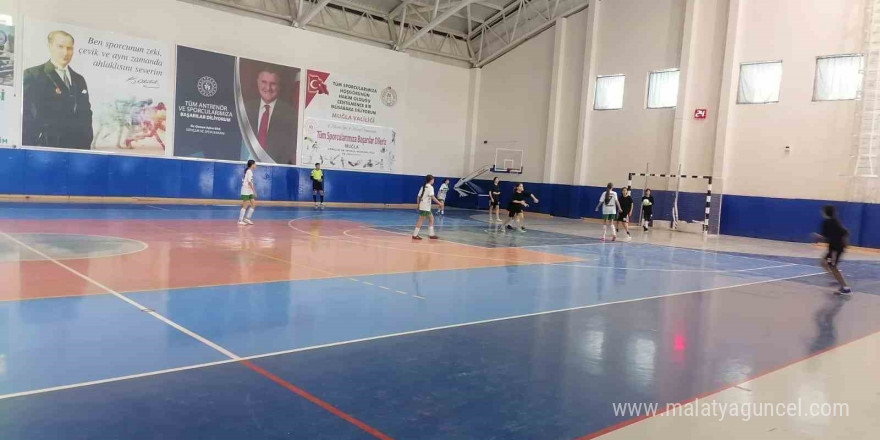 Okul sporları Futsal müsabakaları Yatağan’da başladı