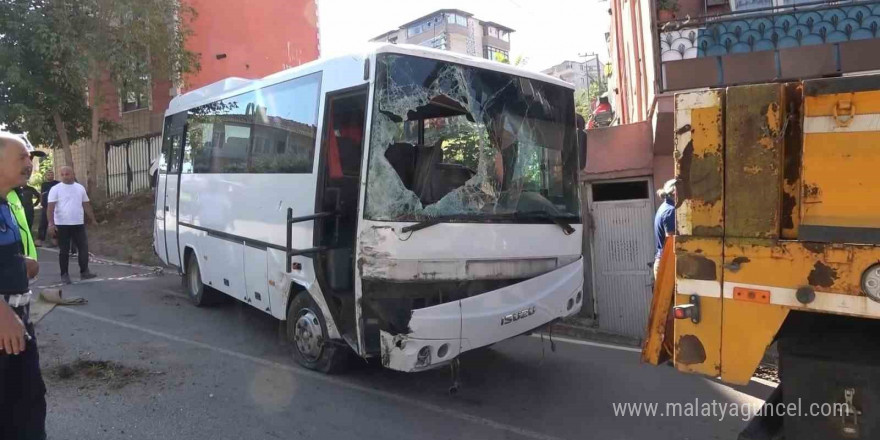 Okula giden anne ve kıza servis aracı çarpmıştı: 2 sanığa toplam 12 yıl hapis