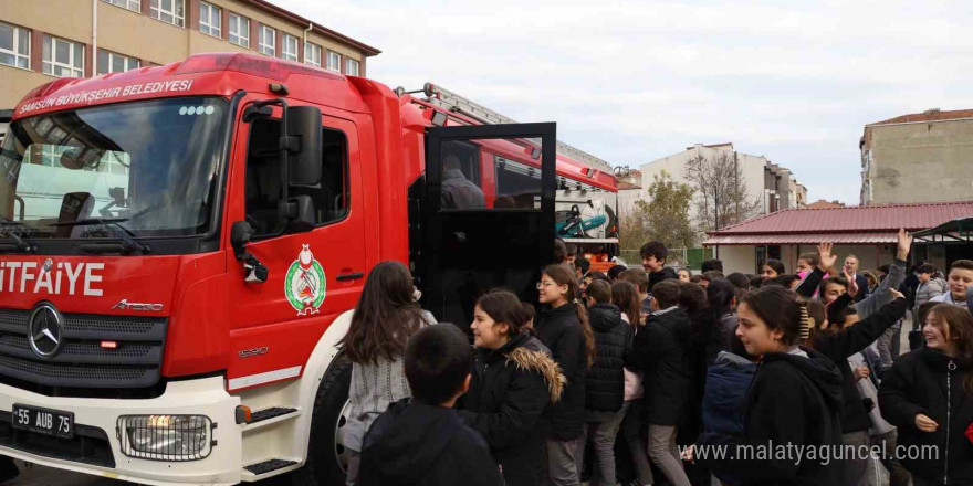 Okulda nefes kesen yangın tatbikatı