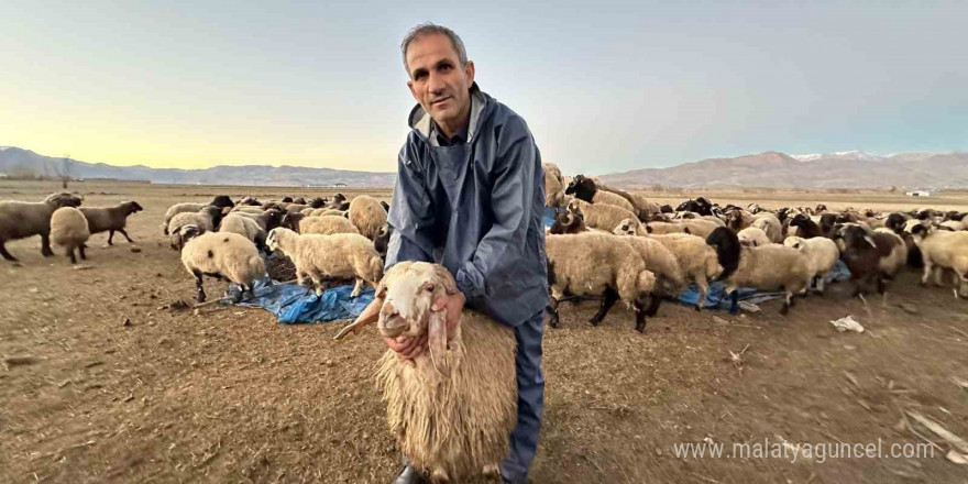 Okulda öğretmen köyde çiftçi