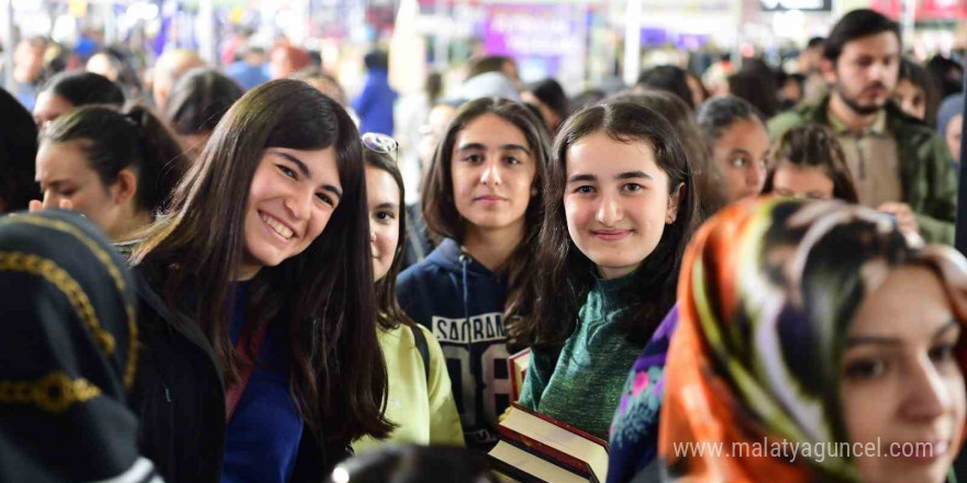 Okullardan 10. Malatya Anadolu Kitap ve Kültür Fuarı’na yoğun ilgi